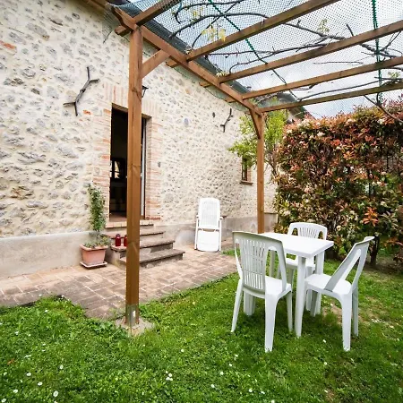 In Citta Di Castello With Pool Ferienhaus